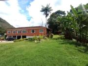 Casa / Sobrado para Venda em Petrópolis/RJ Araras 5 Quartos