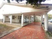 Casa / Sobrado para Venda em Pindamonhangaba/SP Centro 3...