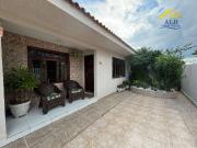 Casa / Sobrado para Venda em Pinhais/PR Atuba 3 Quartos