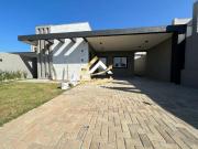 Casa / Sobrado para Venda em Ponta Grossa/PR Uvaranas 3...