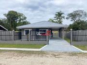 Casa / Sobrado para Venda em Pontal do Paraná/PR...