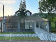 Casa / Sobrado para Venda em Porto Alegre/RS Aberta dos...