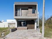 Casa / Sobrado para Venda em Porto Alegre/RS Aberta dos...