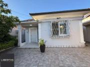 Casa / Sobrado para Venda em Porto Alegre/RS Azenha 3...