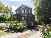 Casa / Sobrado para Venda em Porto Alegre/RS Belém Novo...