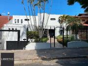 Casa / Sobrado para Venda em Porto Alegre/RS Boa Vista 4...