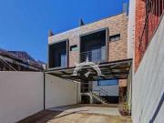 Casa / Sobrado para Venda em Porto Alegre/RS Chácara das...