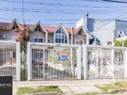 Casa / Sobrado para Venda em Porto Alegre/RS Guarujá 2...