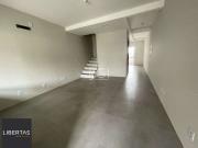Casa / Sobrado para Venda em Porto Alegre/RS Guarujá 3...