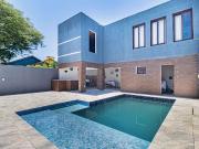 Casa / Sobrado para Venda em Porto Alegre/RS Guarujá 4...