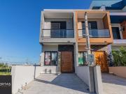 Casa / Sobrado para Venda em Porto Alegre/RS Hípica 2...