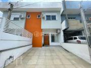 Casa / Sobrado para Venda em Porto Alegre/RS Hípica 3...