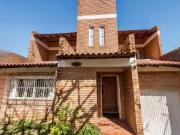 Casa / Sobrado para Venda em Porto Alegre/RS Jardim Itu...