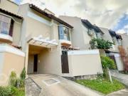 Casa / Sobrado para Venda em Porto Alegre/RS Jardim Itu...