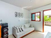 Casa / Sobrado para Venda em Porto Alegre/RS Lomba do...