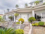 Casa / Sobrado para Venda em Porto Alegre/RS Nonoai 3...