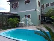 Casa / Sobrado para Venda em Porto Alegre/RS Partenon 4...