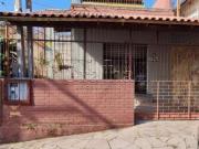 Casa / Sobrado para Venda em Porto Alegre/RS Partenon 4...
