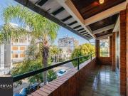 Casa / Sobrado para Venda em Porto Alegre/RS São João 6...