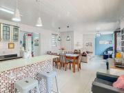 Casa / Sobrado para Venda em Porto Alegre/RS Santa Maria...