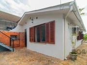 Casa / Sobrado para Venda em Porto Alegre/RS Santa...
