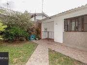 Casa / Sobrado para Venda em Porto Alegre/RS Santa...