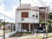Casa / Sobrado para Venda em Porto Alegre/RS Serraria 3...