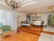 Casa / Sobrado para Venda em Porto Alegre/RS Três...