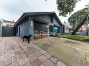 Casa / Sobrado para Venda em Porto Alegre/RS Três...