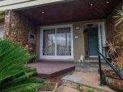 Casa / Sobrado para Venda em Porto Alegre/RS Três...