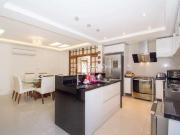 Casa / Sobrado para Venda em Porto Alegre/RS Vila...