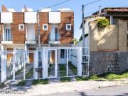 Casa / Sobrado para Venda em Porto Alegre/RS Vila...