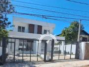 Casa / Sobrado para Venda em Porto Alegre/RS Vila...