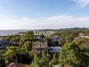 Casa / Sobrado para Venda em Porto Alegre/RS Vila...