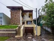 Casa / Sobrado para Venda em Porto Alegre/RS Vila...
