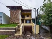 Casa / Sobrado para Venda em Porto Alegre/RS Vila...