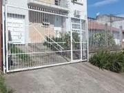 Casa / Sobrado para Venda em Porto Alegre/RS Vila Nova 4...