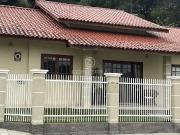 Casa / Sobrado para Venda em Porto Belo/SC Centro 4 Quartos