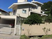 Casa / Sobrado para Venda em Porto Belo/SC Centro 4 Quartos