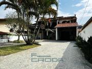 Casa / Sobrado para Venda em Porto Belo/SC Centro 5 Quartos