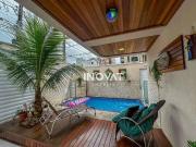 Casa / Sobrado para Venda em Praia Grande/SP Tupi 4 Quartos