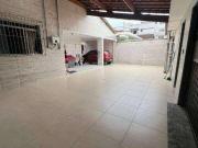 Casa / Sobrado para Venda em Praia Grande/SP Tupi 5 Quartos