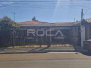 Casa / Sobrado para Venda em São Carlos/SP Centro 4 Quartos