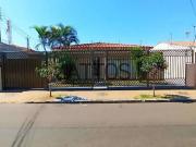 Casa / Sobrado para Venda em São Carlos/SP Centro 4 Quartos