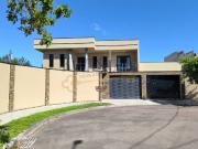 Casa / Sobrado para Venda em São José dos Pinhais/PR...