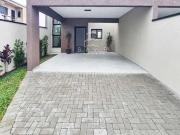 Casa / Sobrado para Venda em São José dos Pinhais/PR...