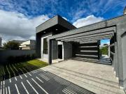 Casa / Sobrado para Venda em São José dos Pinhais/PR...