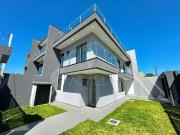 Casa / Sobrado para Venda em São José dos Pinhais/PR...