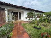 Casa / Sobrado para Venda em São José dos Pinhais/PR...