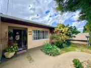 Casa / Sobrado para Venda em São José dos Pinhais/PR...